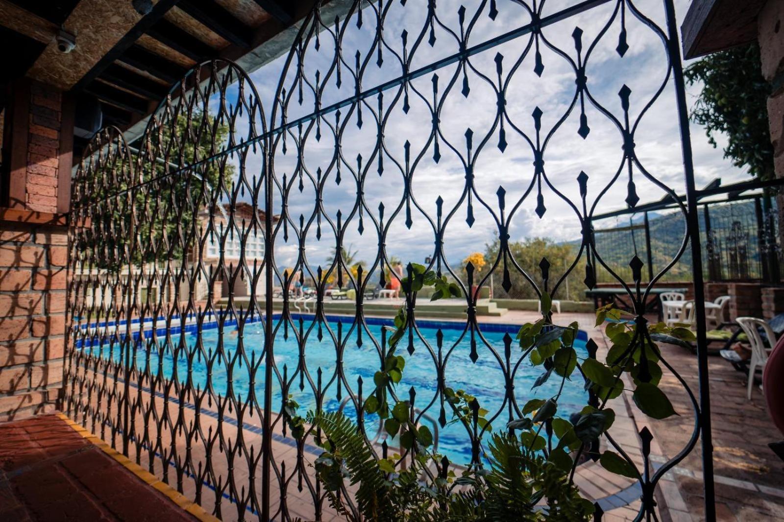 Hosteria De La Plaza Menor Santa Fe de Antioquia Exterior photo